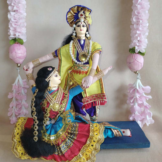 Radha Krishna Dancing