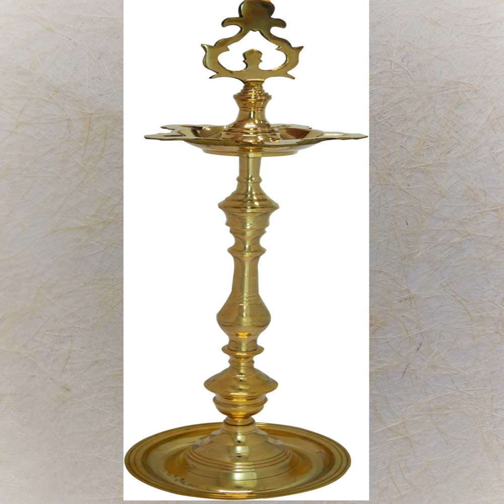 Traditional Eternal Chandravali Kuthu Vilakku brass lamp with elegant design, size No. 22.